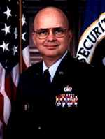 Lieutenant G&eacute;n&eacute;ral Michael V. Hayden, directeur de la N.S.A :